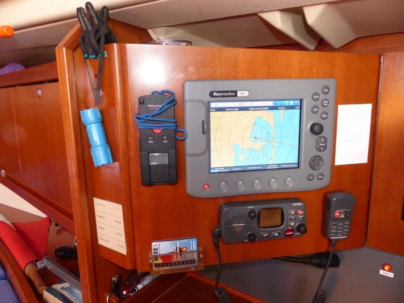 Dufour 425 - 30.jpg